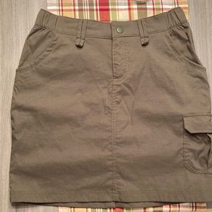 EUC Duluth Trading Co. Skort. Size 4.